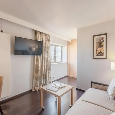 Residhome Berges De La Loire Апарт-отель 4*