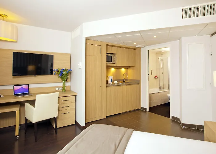 Residhome Berges De La Loire Appart hôtel