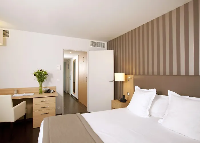 Appart hôtel Residhome Berges De La Loire 4*