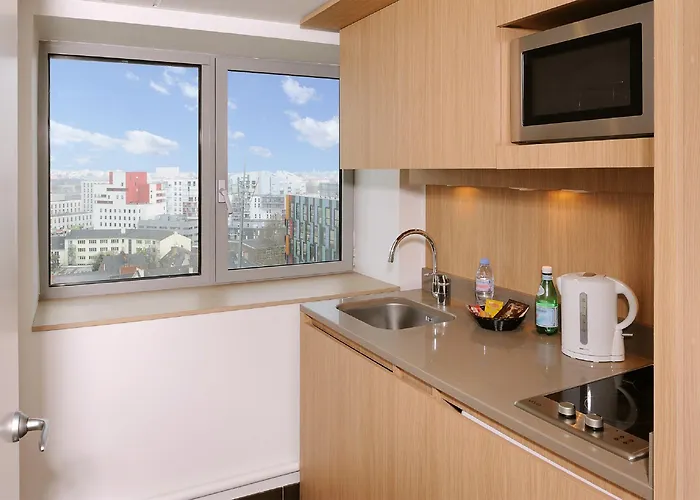 Ξενοδοχείο με διαμερίσματα Residhome Berges De La Loire 4*