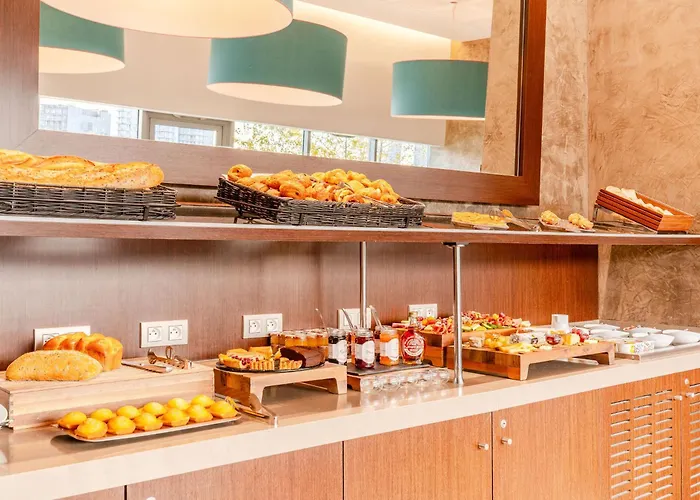 Appart hôtel Residhome Berges De La Loire 4*