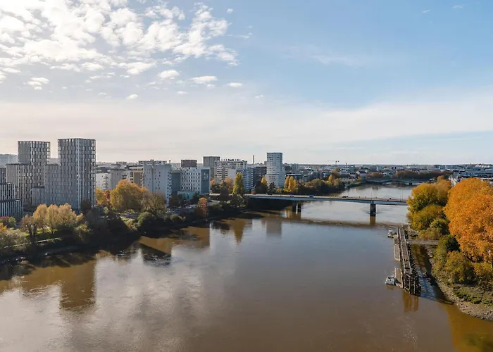 Appart hôtel Residhome Berges De La Loire 4*