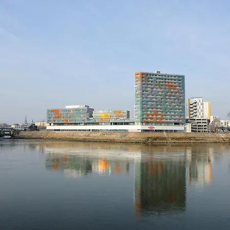 Residhome Berges De La Loire Апарт-отель 4*