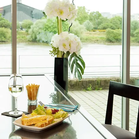 Residhome Berges De La Loire Aparthotel