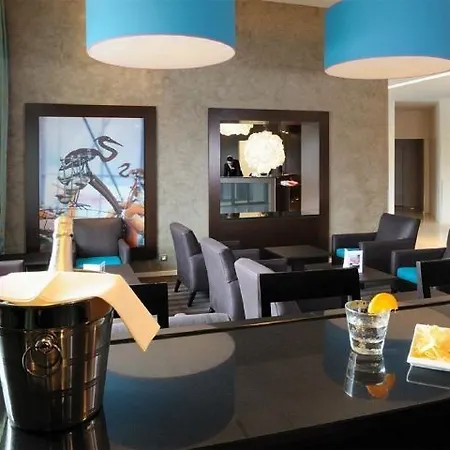 Residhome Berges De La Loire 4* Нант