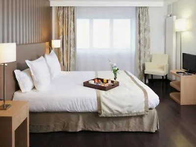 Апарт-отель Residhome Berges De La Loire 4*