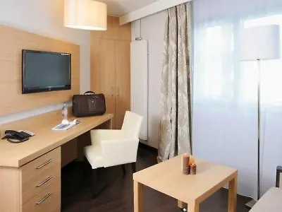 Residhome Berges De La Loire 4* Нант